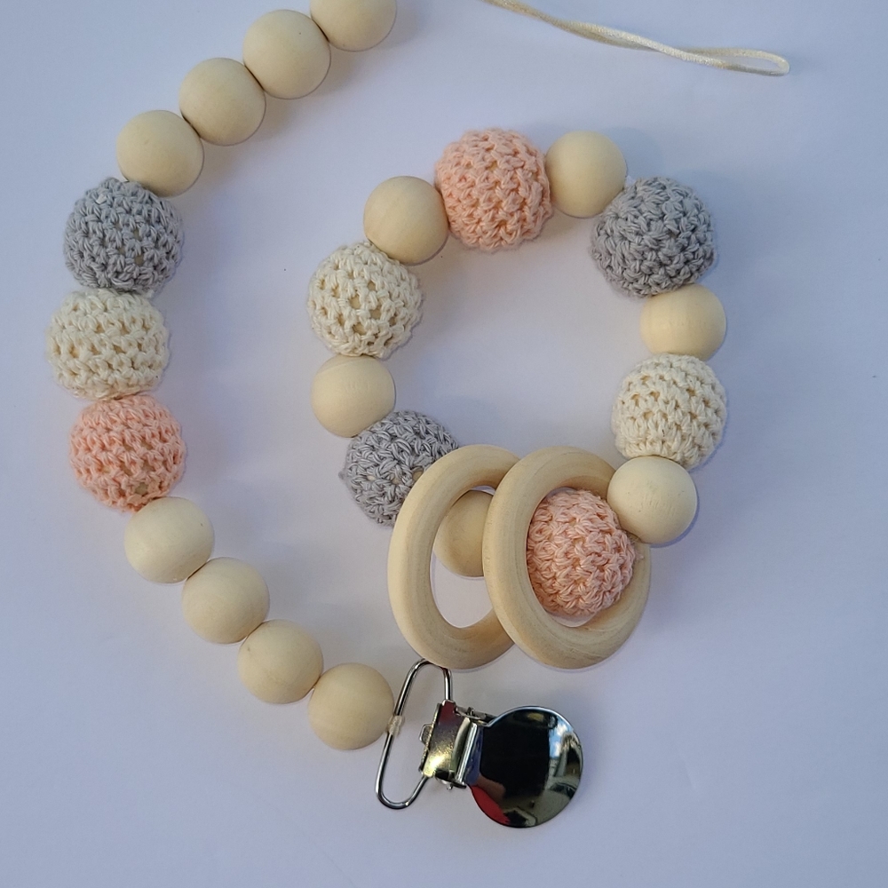 Neutral wooden Pacifier Clip & Teether Set - Picture 2 of 4